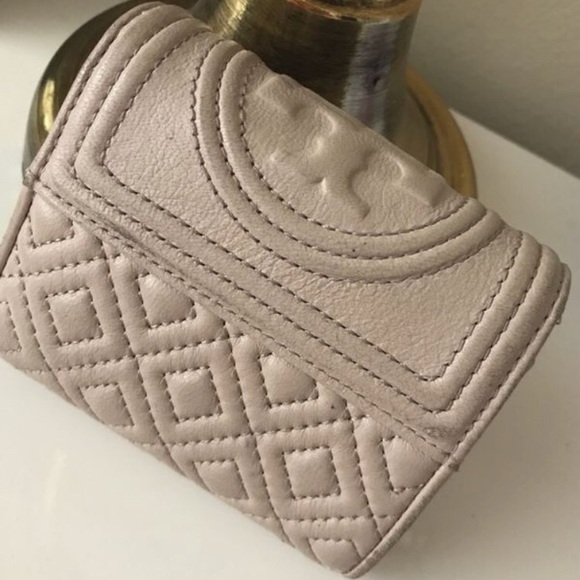 Tory Burch quilted wallet - Picture 2 of 4